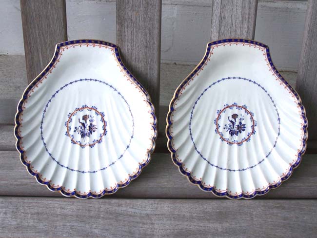 A Beautiful and Rare pair of late 18th century Chinese Export Porcelain Scallop shaped serving dishes with Elinor Gordon provenance.